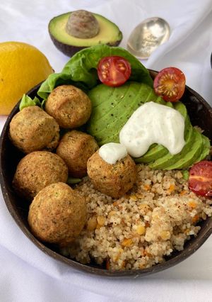 Une photo de Buddha Bowl avocat falafels