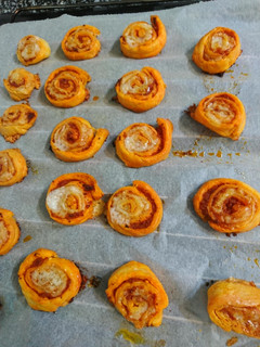 Una foto de Rollitos de sobrasada y queso