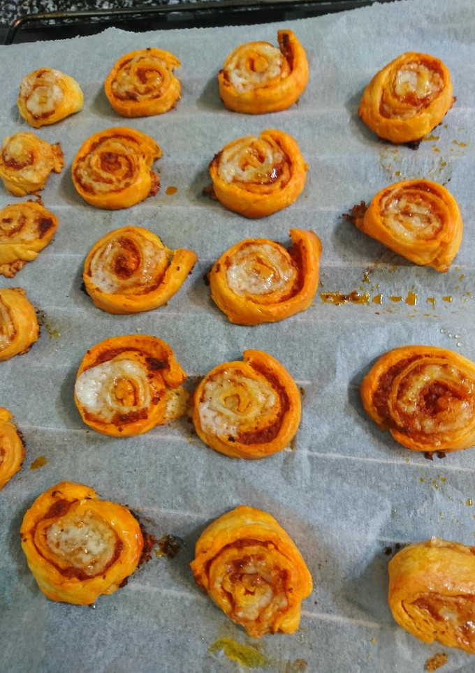 Una foto de Rollitos de sobrasada y queso