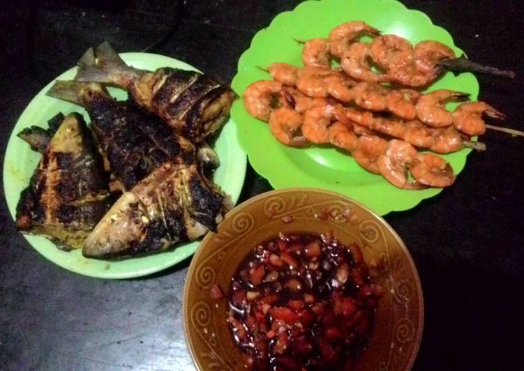 Resep Ikan bandeng bakar + Udang bakar + Lombok menado 👌👍 yang Bikin Ngiler