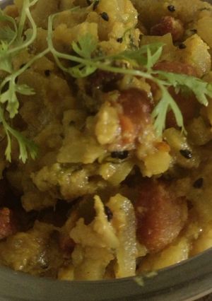 লাউ ঘন্ট(Lau ghonto recipe in Bengali) রেসিপির প্রধান ছবি