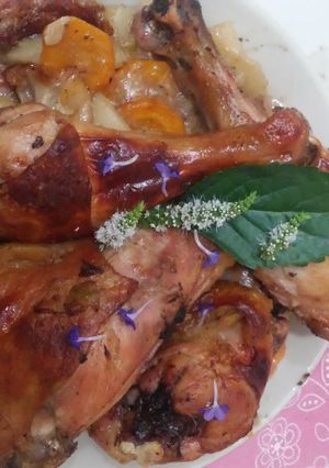 Una foto de Pollo asado en cazuela de verduras
