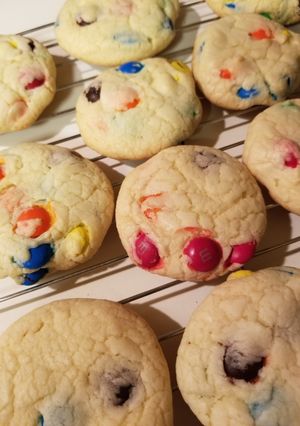 A picture of Easy cake mix M&M cookies.