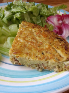 Una foto de Tortilla de carne molida, cuscús y otras cosas... (aprovechando las sobritas)
