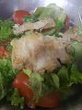 Pescado a la plancha con ensalada verde