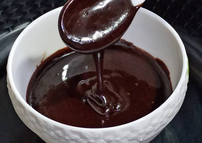 Recipe of Super Quick Homemade होममेड चॉकलेट गनाश(home chocolate ganache recipe in hindi)