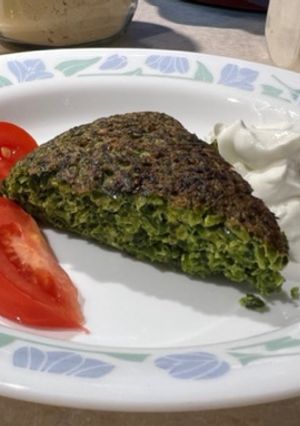 A picture of Kuku Sabzi (vegetable kuku).