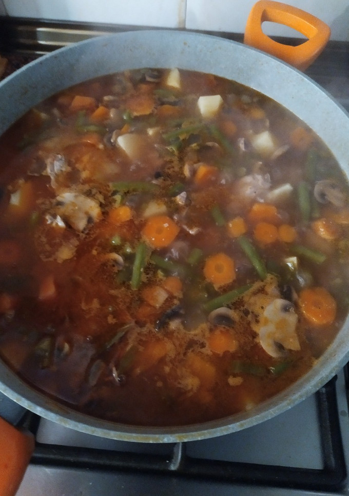 Una foto de Guiso de costilleja con fideos
