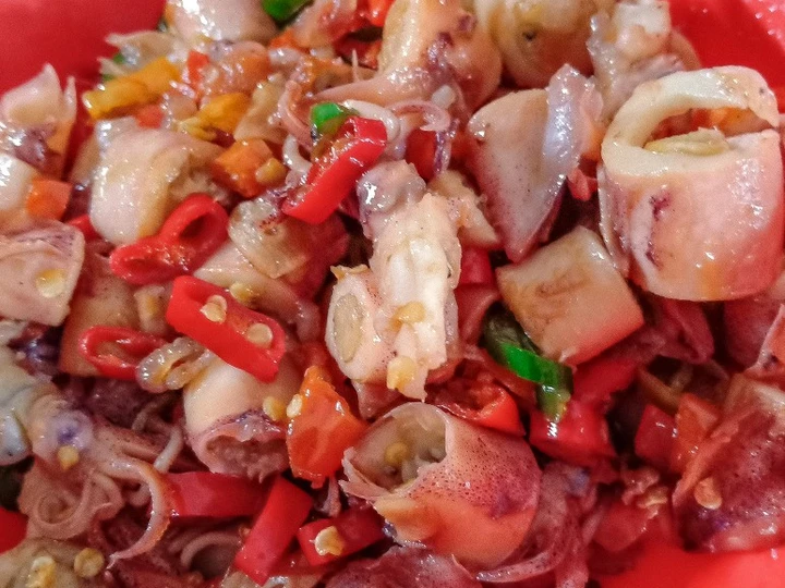 Langkah Mudah untuk Menyiapkan Resep  Cumi asin pedas manis yang Bikin Ngiler, Lezat