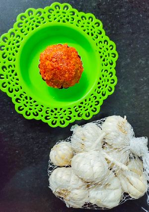 A picture of Instant Red Garlic Chutney.