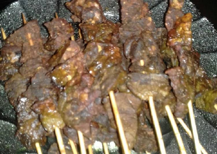 Sate paru goreng