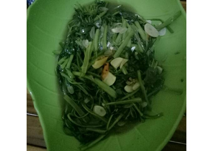 Bagaimana Menyiapkan Tumis Kangkung Perdana, Bisa Manjain Lidah