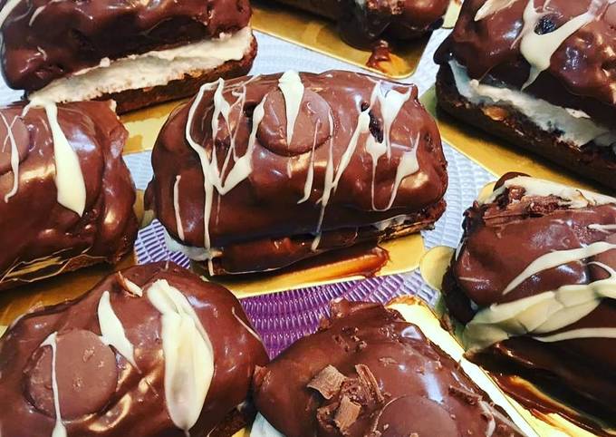 Recipe of Super Quick Mini Chocolate Cakes