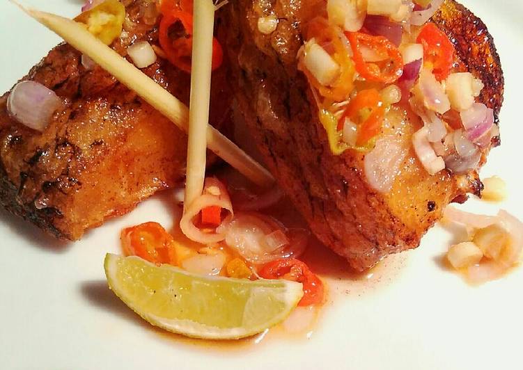 Cara Gampang Menyiapkan Grilled Gurame Fish x Sambal Matah yang Bisa Manjain Lidah