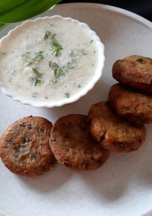 कच्च्या केल्याचे कटलेट रेसिपी चे मुख्य फोटो 