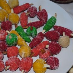 A picture of Persian Mulberry marzipan sweets (Tut شیرینی بادامی).