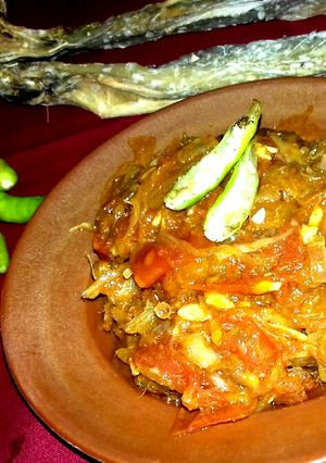 লটে শুঁটকি দিয়ে টমেটোর ঝাল চাটনি (lote shuntki diye tomato jhal chutney recipe in bengali) রেসিপির প্রধান ছবি