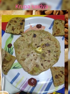 આલુ પરોઠા (Aloo Parotha Recipe In Gujarati) રેસીપી મુખ્ય ફોટો