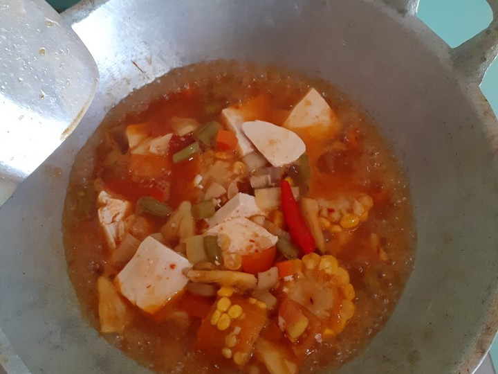 Langkah Mudah untuk Menyiapkan Tumis saos asam manis pedas sayur tahu, Sempurna