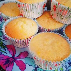 A picture of Lemon drizzle cupcakes.