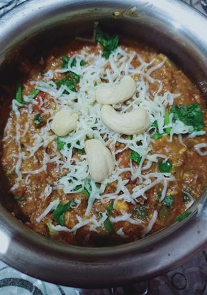 પનીર ભૂર્જી (Paneer Bhurji Recipe In Gujarati) રેસીપી મુખ્ય ફોટો