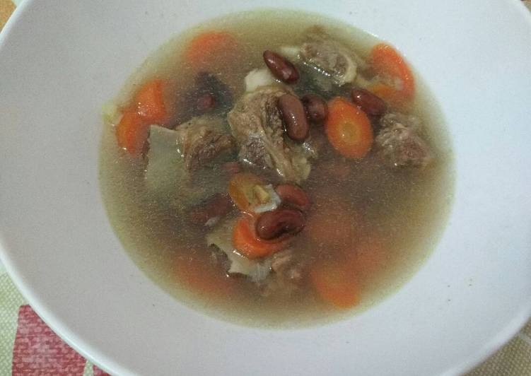 Sop iga kacang merah