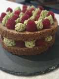 Naked cake pistacchio e lamponi