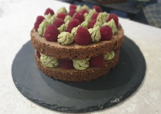 Naked cake pistacchio e lamponi