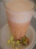 Jugo de fresas, bananas y sábila a lo carmelita