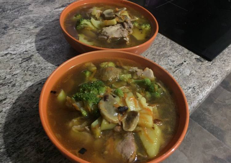 Суп с брокколи и грибами