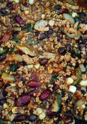 A picture of Turkey & veggie chili.