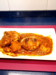 Una foto de Ossobuco de pavo estofado al oporto