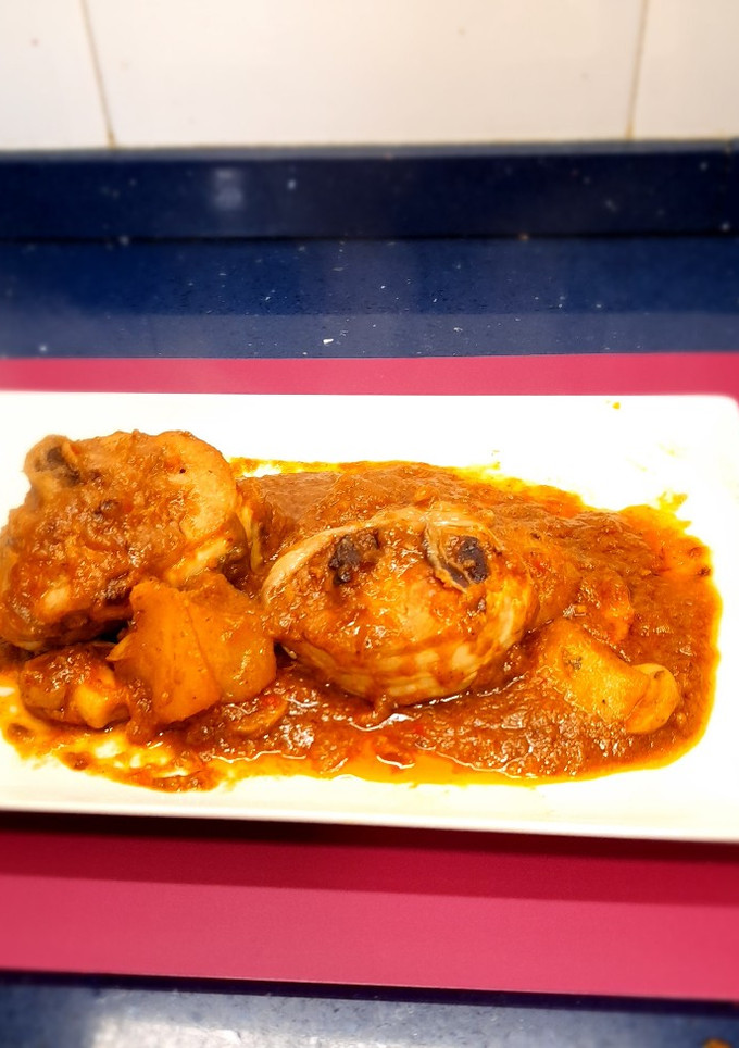 Una foto de Ossobuco de pavo estofado al oporto