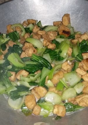 Foto resep Oseng sawi hijau tahu krucil 😅