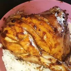 A picture of Barbecue chicken legs.