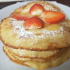A picture of My Strawberries and Honeyed Pancakes 💟.