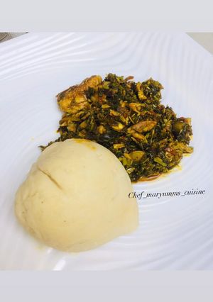 A picture of Vegetable soup and pounded yam by chef maryumms cuisine🌸.