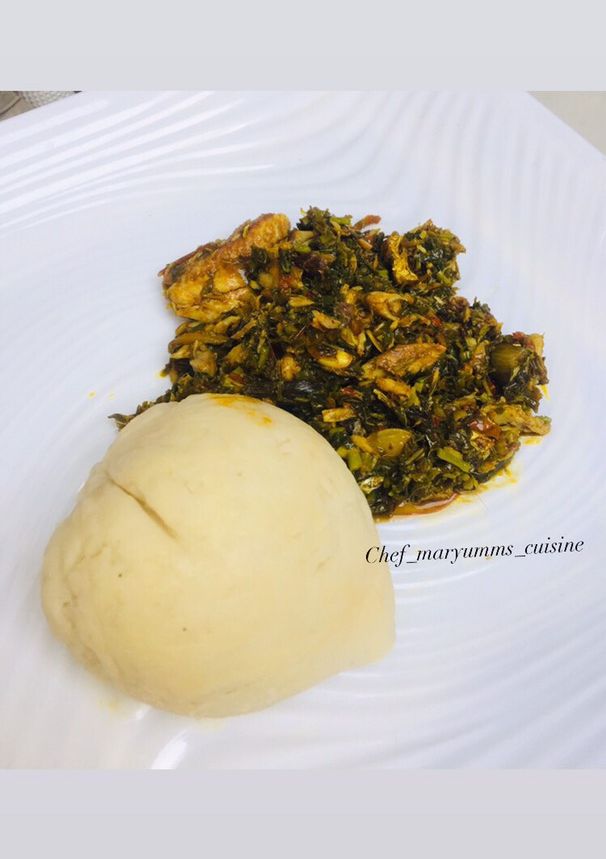 A picture of Vegetable soup and pounded yam by chef maryumms cuisine🌸.