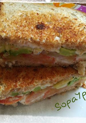 Una foto de Sandwich de aguacate