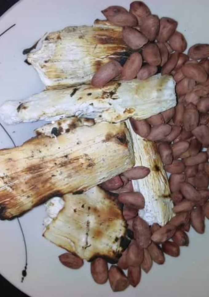 A picture of Soaked Cassava with Roasted groundnuts.