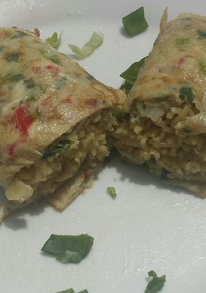 A picture of Noodles in omelette wrap.