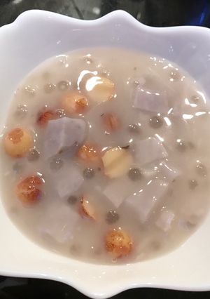 Hình của món Chè khoai môn hạt sen.