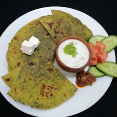 A picture of Palak paratha.