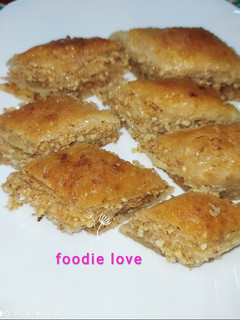 பாதாம் பக்லாவா (Badam paklaava recipe in tamil) செய்முறை முக்கிய புகைப்படம்