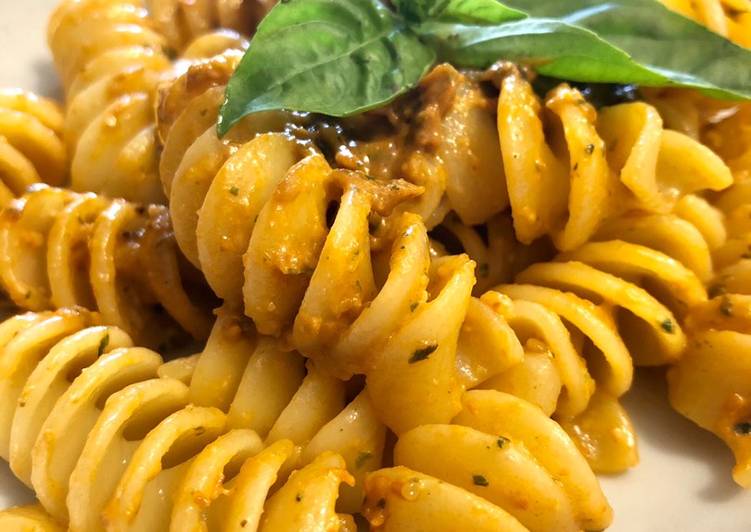 Recetta di Ultimate Fusillo gigante al pesto di pomodori secchi sott’olio
