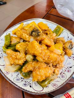 Hình của món Cá Chiên Sốt Chua Ngọt.