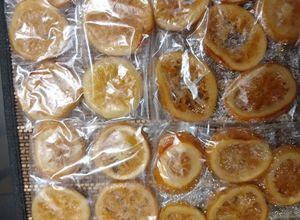Una foto de Rodajas confitadas de frutas cítricas