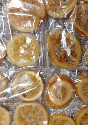 Una foto de Rodajas confitadas de frutas cítricas