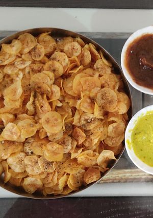 કેળાની વેફર (Banana Wafer Recipe In Gujarati) રેસીપી મુખ્ય ફોટો