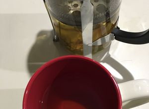 Una foto de Infusión jengibre-Cúrcuma-manzanilla